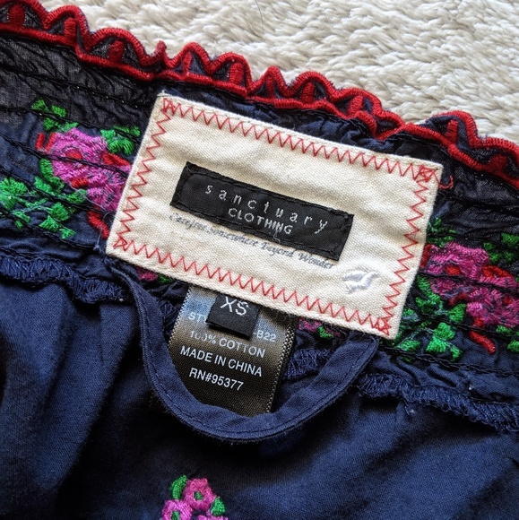 Embroidered Tank - Picture 2 of 3